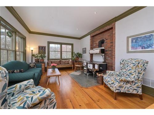 3 Timber Court, Halton, ON - Indoor Photo Showing Living Room