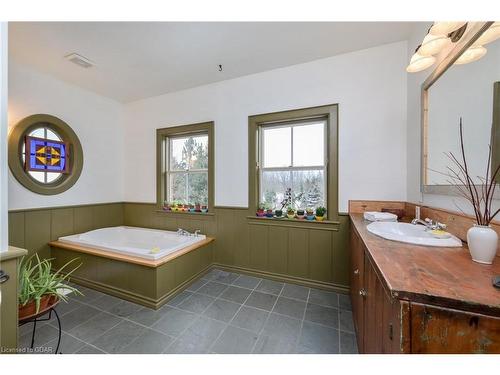 3 Timber Court, Halton, ON - Indoor Photo Showing Bathroom