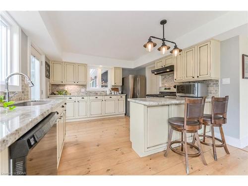 5944 Eighth Line, Hillsburgh, ON - Indoor Photo Showing Kitchen With Upgraded Kitchen