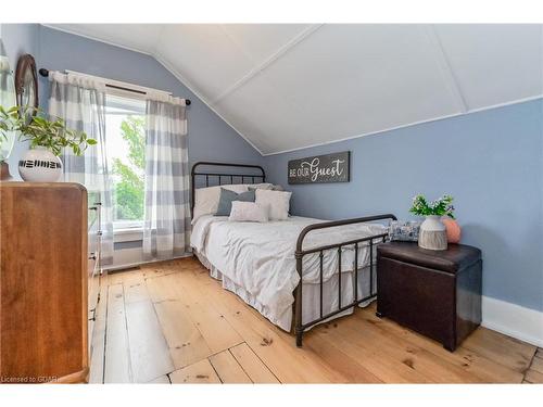 5944 Eighth Line, Hillsburgh, ON - Indoor Photo Showing Bedroom