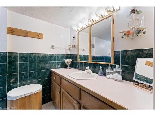 53 Sherwood Drive, Guelph, ON - Indoor Photo Showing Bathroom