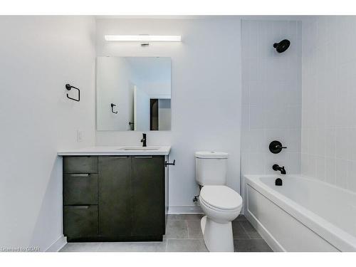 303-120 Huron Street, Guelph, ON - Indoor Photo Showing Bathroom