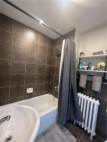 218 Edinburgh Road N, Guelph, ON - Indoor Photo Showing Bathroom