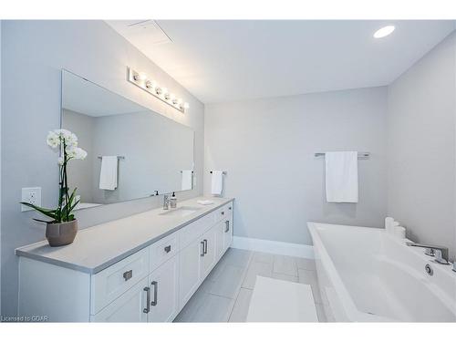 103-73 Arthur Street S, Guelph, ON - Indoor Photo Showing Bathroom