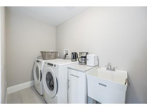 103-73 Arthur Street S, Guelph, ON - Indoor Photo Showing Laundry Room