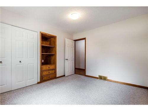 18 White Court, St. Marys, ON - Indoor Photo Showing Other Room