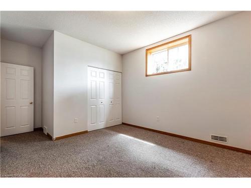 18 White Court, St. Marys, ON - Indoor Photo Showing Other Room