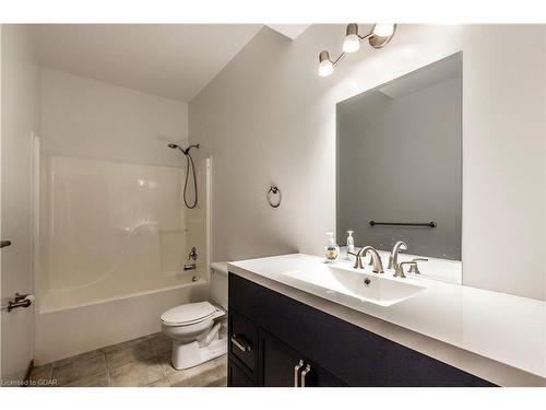 18 White Court, St. Marys, ON - Indoor Photo Showing Bathroom