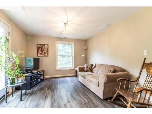 5832 Fourth Line, Rockwood, ON - Indoor Photo Showing Living Room