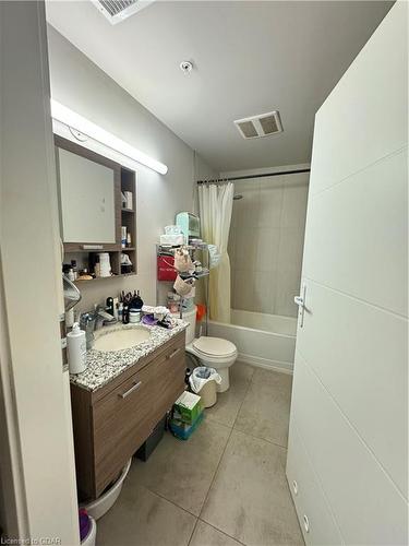 406-280 Lester Street, Waterloo, ON - Indoor Photo Showing Bathroom