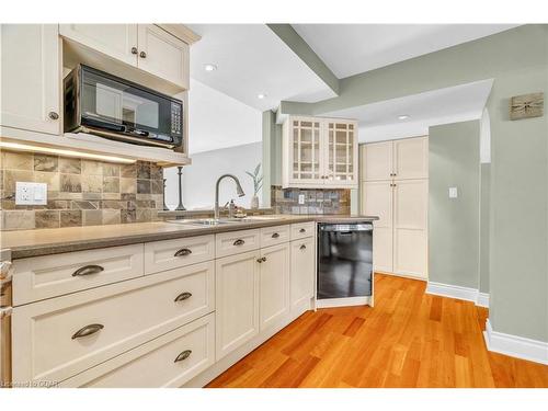 30 Dean Avenue, Guelph, ON - Indoor Photo Showing Kitchen