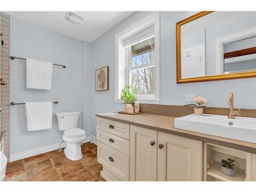 30 Dean Avenue, Guelph, ON - Indoor Photo Showing Bathroom