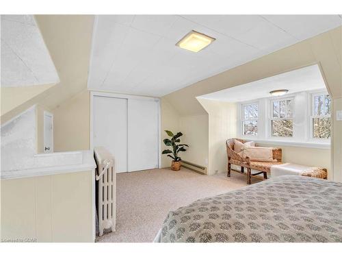 30 Dean Avenue, Guelph, ON - Indoor Photo Showing Bedroom