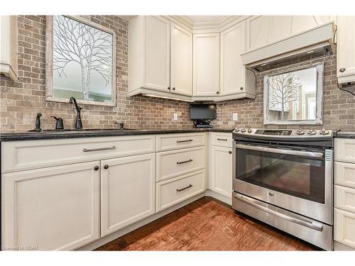 83 Parkside Drive, Guelph, ON - Indoor Photo Showing Kitchen With Upgraded Kitchen