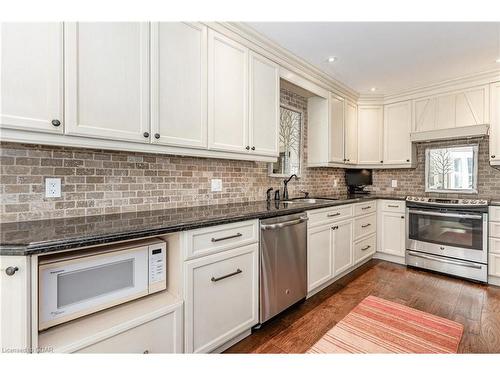 83 Parkside Drive, Guelph, ON - Indoor Photo Showing Kitchen With Stainless Steel Kitchen With Upgraded Kitchen