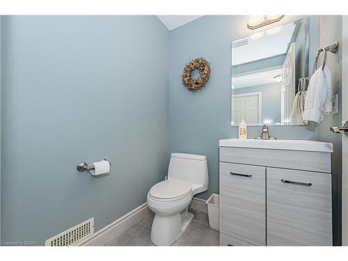 67 Parkside Drive, Guelph, ON - Indoor Photo Showing Bathroom