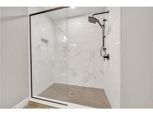 92 & 94 King Street S, Harriston, ON - Indoor Photo Showing Bathroom