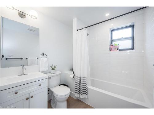 81 Surrey Street E, Guelph, ON - Indoor Photo Showing Bathroom