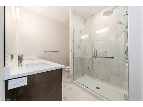 203-71 Wyndham Street S, Guelph, ON - Indoor Photo Showing Bathroom