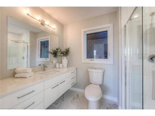 72 Harts Lane W, Guelph, ON - Indoor Photo Showing Bathroom