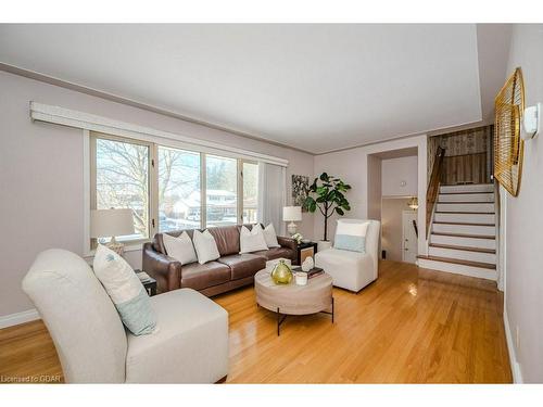 47 Glenburnie Drive, Guelph, ON - Indoor Photo Showing Living Room