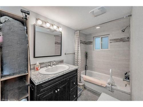 38 Huron Street, Guelph, ON - Indoor Photo Showing Bathroom