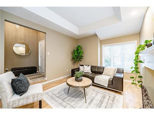 42 Peartree Crescent, Guelph, ON - Indoor Photo Showing Living Room