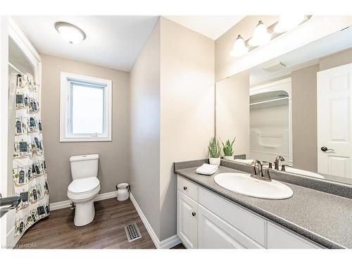 42 Peartree Crescent, Guelph, ON - Indoor Photo Showing Bathroom