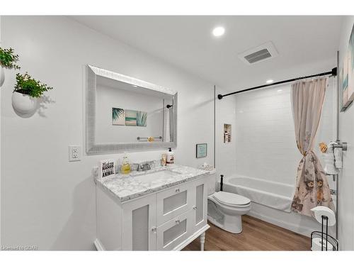 364 & 372 Gunter Lake Road, Gilmour, ON - Indoor Photo Showing Bathroom