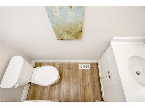 118-4 Simmonds Drive, Guelph, ON - Indoor Photo Showing Bathroom