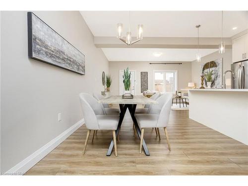 118-4 Simmonds Drive, Guelph, ON - Indoor Photo Showing Dining Room