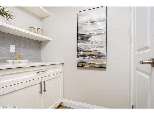 118-4 Simmonds Drive, Guelph, ON - Indoor