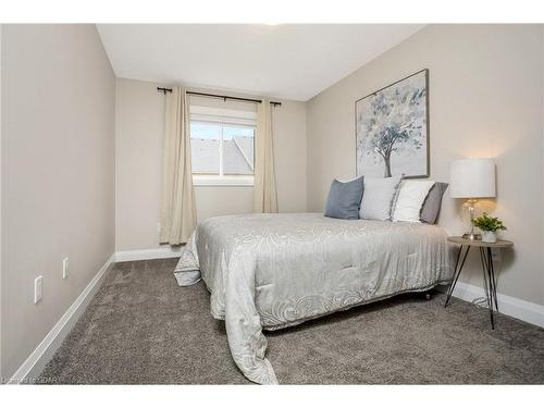 118-4 Simmonds Drive, Guelph, ON - Indoor Photo Showing Bedroom