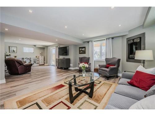 209 Mcfarlane Crescent, Fergus, ON - Indoor Photo Showing Living Room