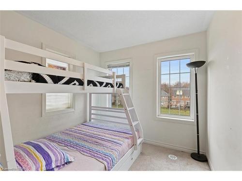 8-15 Autumnwood Avenue, Brampton, ON - Indoor Photo Showing Bedroom