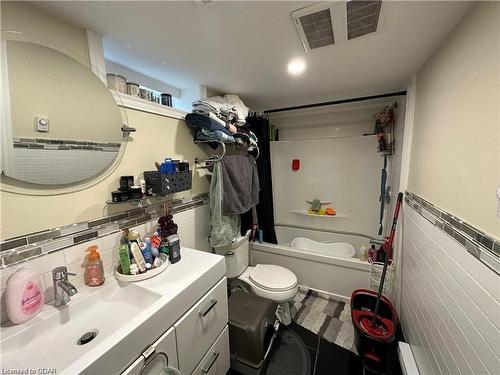 196 Silvercreek Parkway S, Guelph, ON - Indoor Photo Showing Bathroom