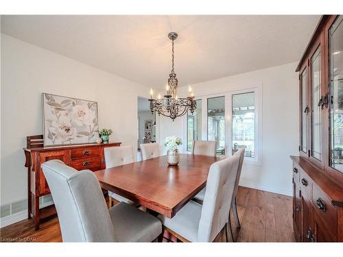 7 Elderberry Court, Guelph, ON - Indoor Photo Showing Dining Room
