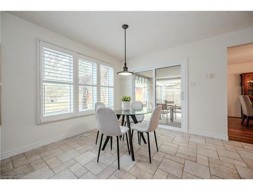 7 Elderberry Court, Guelph, ON - Indoor Photo Showing Dining Room