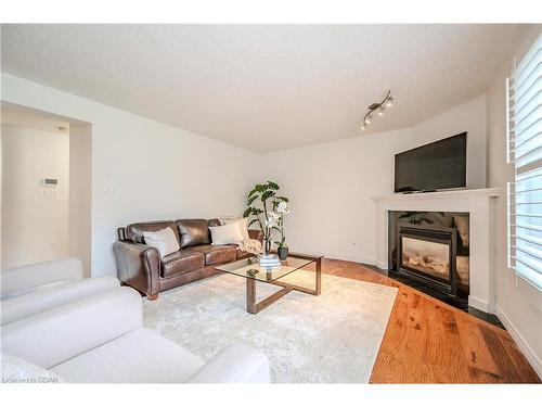 7 Elderberry Court, Guelph, ON - Indoor Photo Showing Living Room With Fireplace