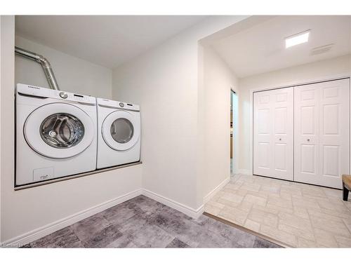 7 Elderberry Court, Guelph, ON - Indoor Photo Showing Laundry Room