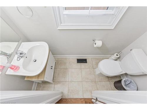 152 Courtney Street, Fergus, ON - Indoor Photo Showing Bathroom