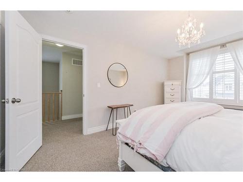 152 Courtney Street, Fergus, ON - Indoor Photo Showing Bedroom