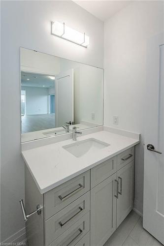 709-71 Wyndham Street, Guelph, ON - Indoor Photo Showing Bathroom
