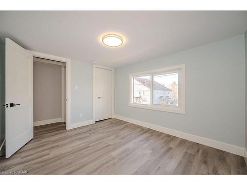 B-103 Bagot Street, Guelph, ON - Indoor Photo Showing Other Room
