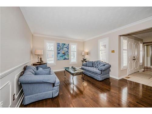 25 Columbus Crescent, Guelph, ON - Indoor Photo Showing Living Room