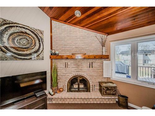 25 Columbus Crescent, Guelph, ON - Indoor With Fireplace