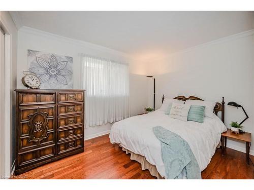 25 Columbus Crescent, Guelph, ON - Indoor Photo Showing Bedroom