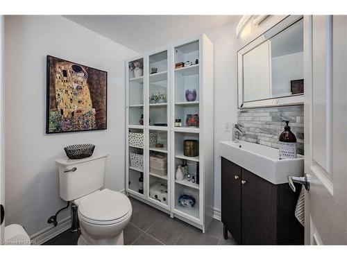 315-245 Scotland Street, Fergus, ON - Indoor Photo Showing Bathroom