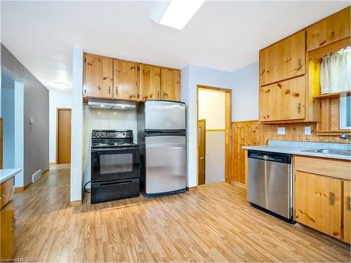 100 Fall Street N, Rockwood, ON - Indoor Photo Showing Kitchen