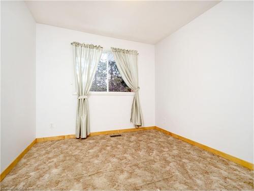 100 Fall Street N, Rockwood, ON - Indoor Photo Showing Other Room